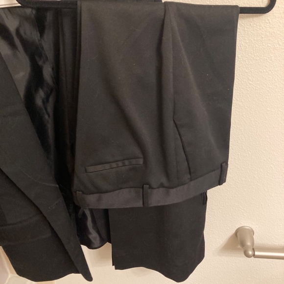 Black Womans Pant Suit - Picture 3 of 4